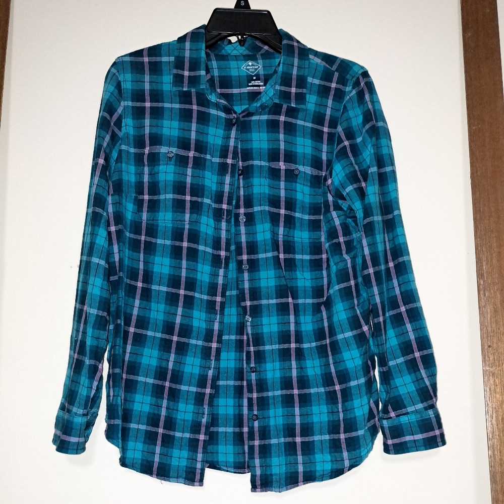 St. John's Bay Long-Sleeve, Button-Down shirt, medium